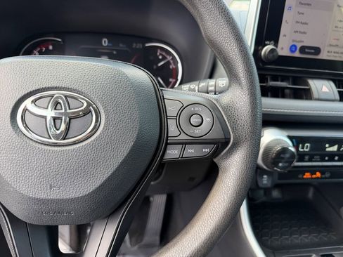 Used 2024 Toyota RAV4 XLE FWD image 20
