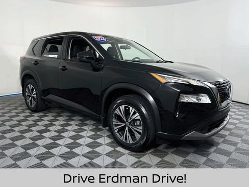 Certified 2022 Nissan Rogue SV FWD image 1