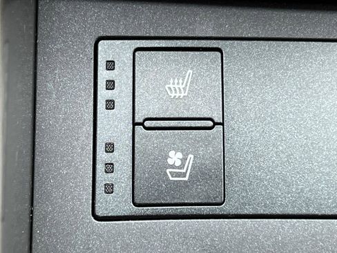 Used 2018 Lexus IS 300 F Sport w/ F Sport Package image 31