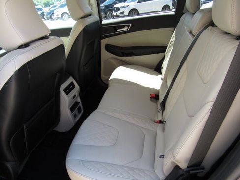 Used 2024 Ford Edge Titanium w/ Equipment Group 301A AWD/4WD image 33