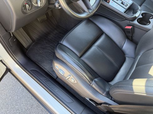 Certified 2024 Porsche Macan image 21