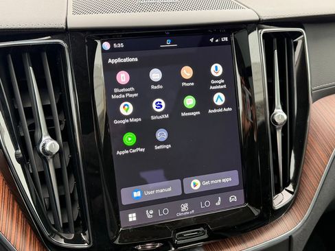 Certified 2023 Volvo XC60 B5 Ultimate w/ Climate Package AWD/4WD image 30