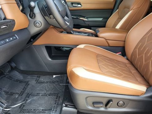 Certified 2026 Nissan Pathfinder Platinum AWD/4WD image 8