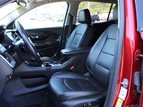 Used 2024 GMC Terrain SLT FWD image 15