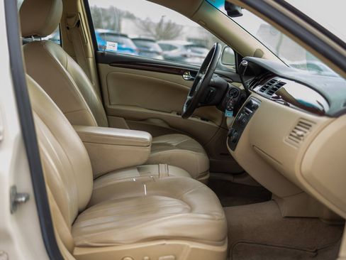 Used 2011 Buick Lucerne CXL image 25