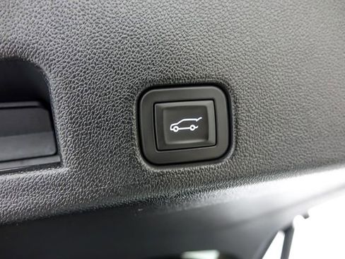 Certified 2025 GMC Acadia Elevation AWD/4WD image 32