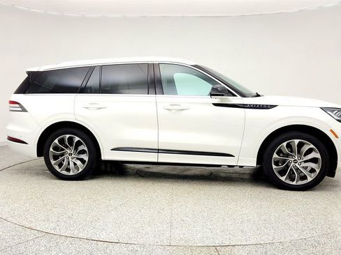 Used 2023 Lincoln Aviator Grand Touring w/ Equipment Group 301A AWD/4WD image 4