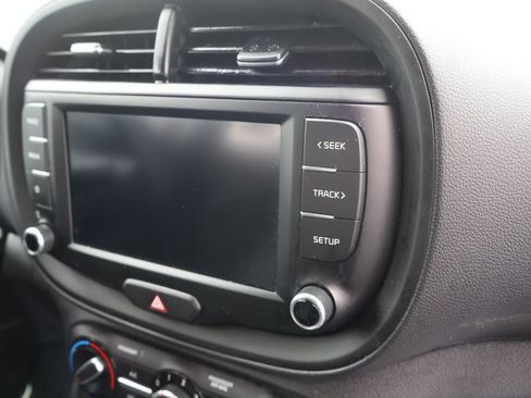 Used 2022 Kia Soul LX w/ Technology Package FWD image 14