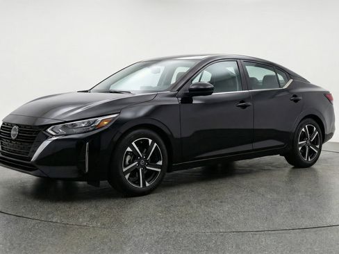 Used 2025 Nissan Sentra SV image 3