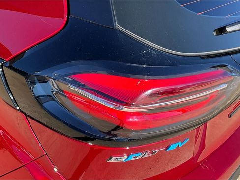 Used 2022 Chevrolet Bolt LT w/ Infotainment Package image 27