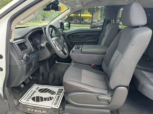 Used 2022 Nissan Titan S RWD image 13