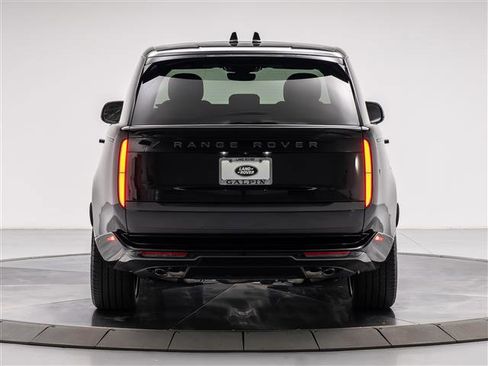 Used 2025 Land Rover Range Rover SE image 4