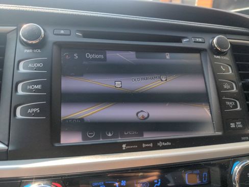 Used 2016 Toyota Highlander XLE AWD/4WD image 21