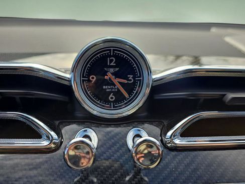 Used 2021 Bentley Bentayga Speed image 28