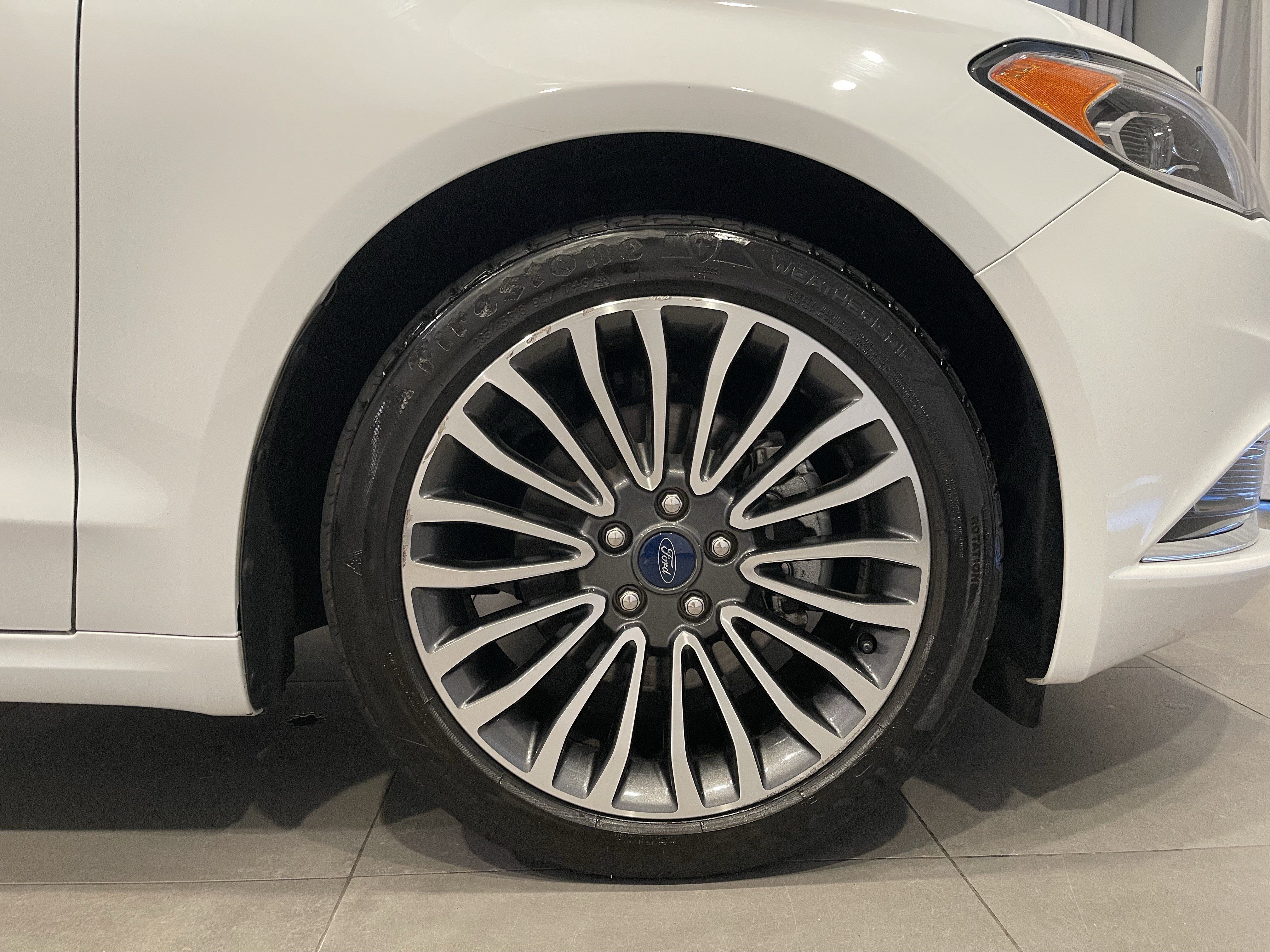 Used 2018 Ford Fusion SE w/ Fusion SE Technology Package AWD/4WD image 10