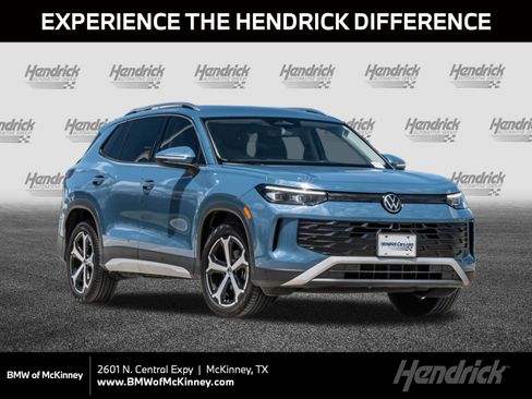 Used 2025 Volkswagen Tiguan SE FWD image 1