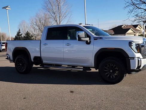 Used 2024 GMC Sierra 2500 Denali w/ Denali Reserve Package image 9