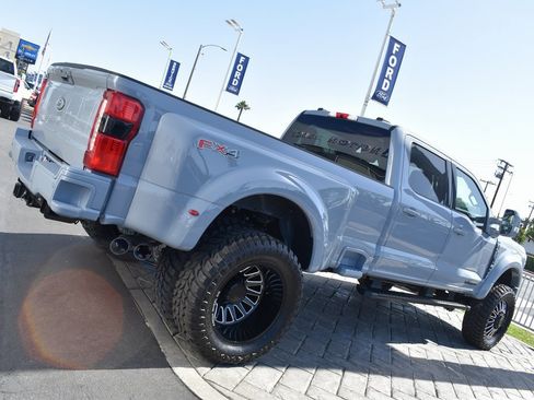 Used 2025 Ford F450 Lariat w/ FX4 Off-Road Package image 2