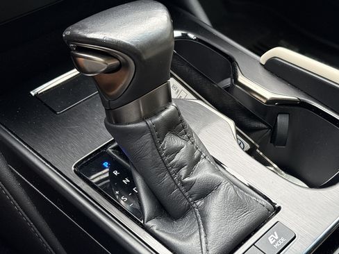 Used 2023 Lexus ES 300h w/ Premium Package FWD image 26