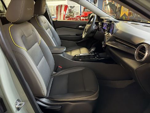 Used 2026 Chevrolet Trax ACTIV w/ Driver Confidence Package image 12