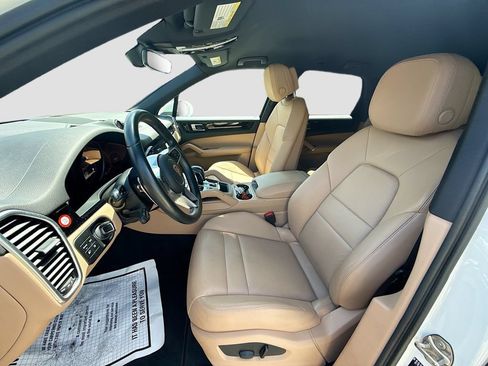 Used 2023 Porsche Cayenne AWD/4WD image 22