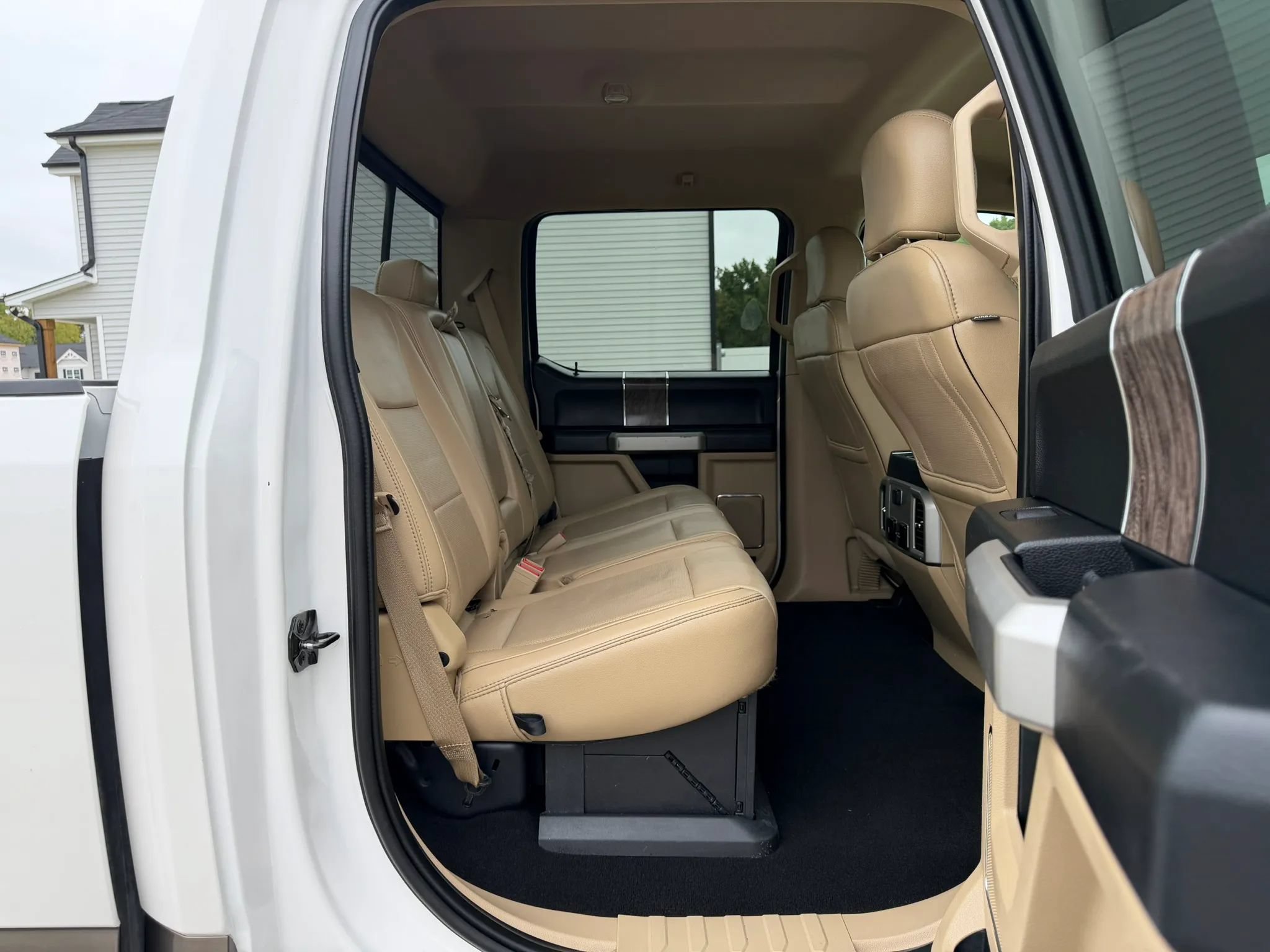 Used 2019 Ford F250 Lariat w/ Lariat Ultimate Package AWD/4WD image 22