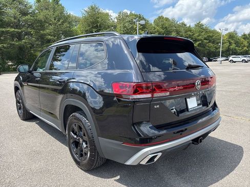 New 2026 Volkswagen Atlas Peak Edition image 4