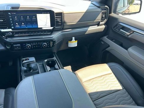 New 2025 Chevrolet Silverado 1500 ZR2 w/ Technology Package AWD/4WD image 15