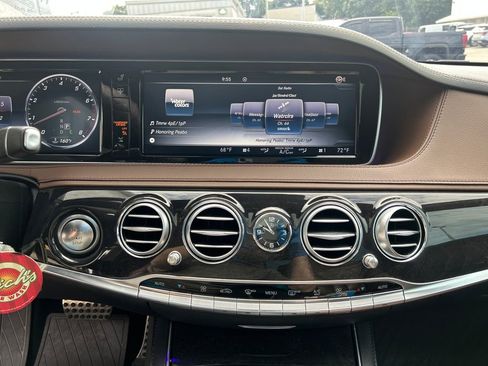 Used 2017 Mercedes-Benz S 550 Sedan image 16