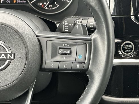 Used 2024 Nissan Pathfinder SV FWD image 21