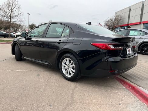 Used 2025 Toyota Camry LE image 8