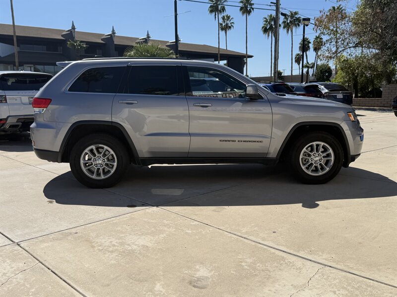 Used 2018 Jeep Grand Cherokee Laredo RWD image 6