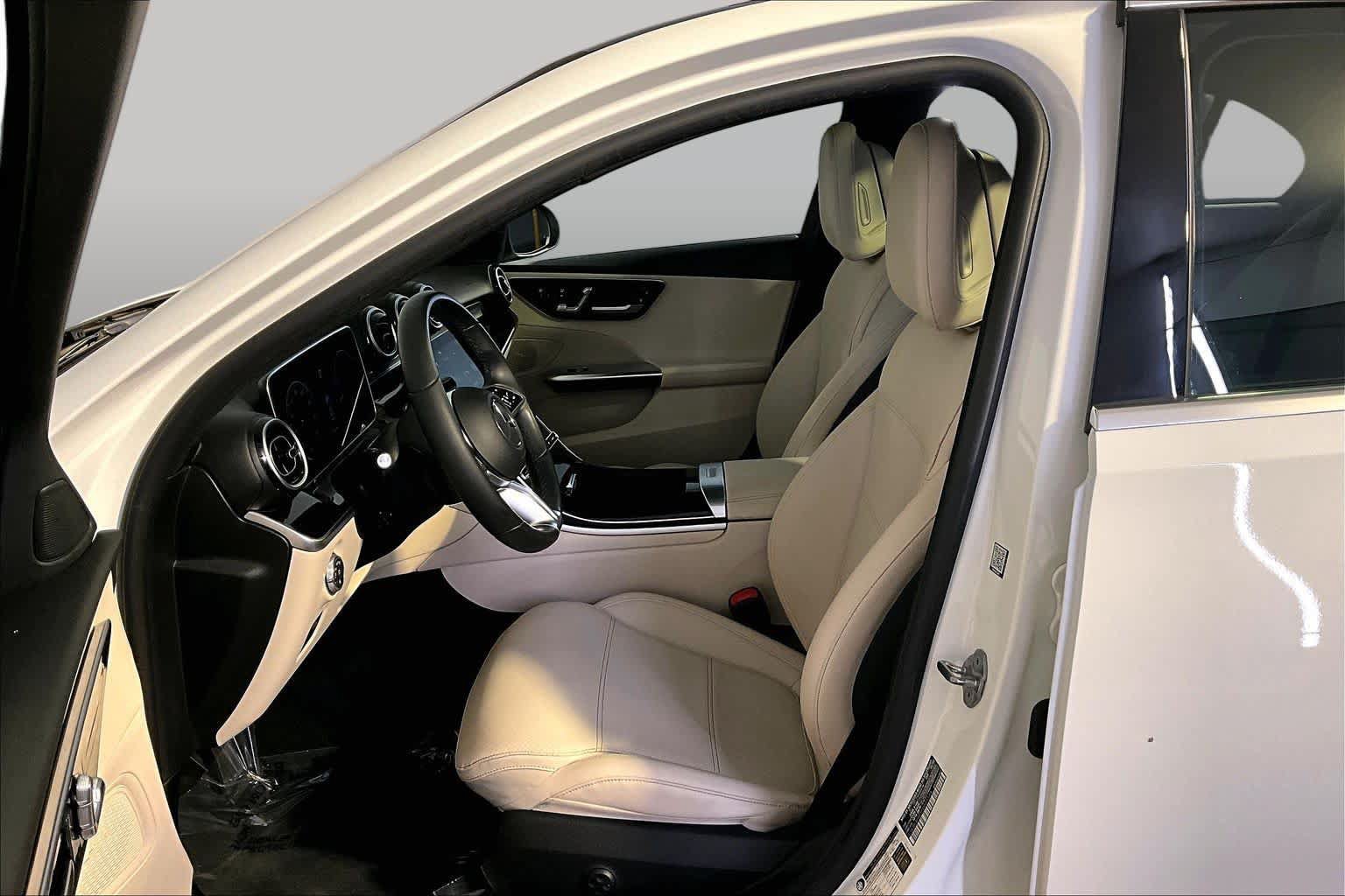 Used 2023 Mercedes-Benz C 300 4MATIC Sedan image 9