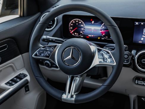 New 2026 Mercedes-Benz GLA 250 4MATIC image 13