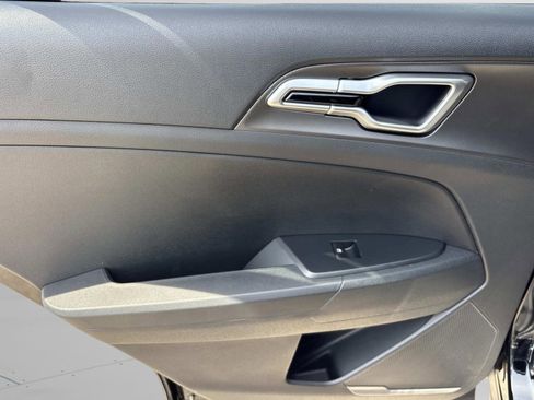New 2026 Kia Sportage LX FWD image 15