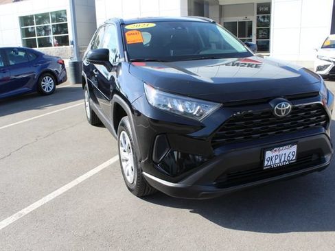 Used 2021 Toyota RAV4 LE w/ Carpet Mat Package (TMS) FWD image 2