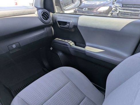 Used 2017 Toyota Tacoma SR RWD image 16