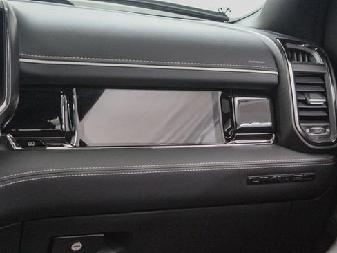 Used 2025 RAM 1500 Limited AWD/4WD image 38