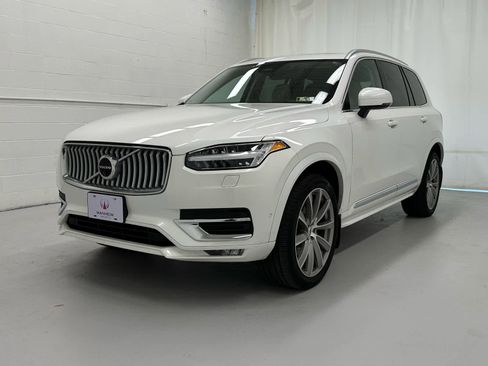 Used 2024 Volvo XC90 B5 Plus image 4