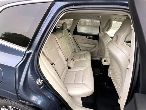 Used 2018 Volvo XC60 T8 Inscription w/ Advanced Package image 30
