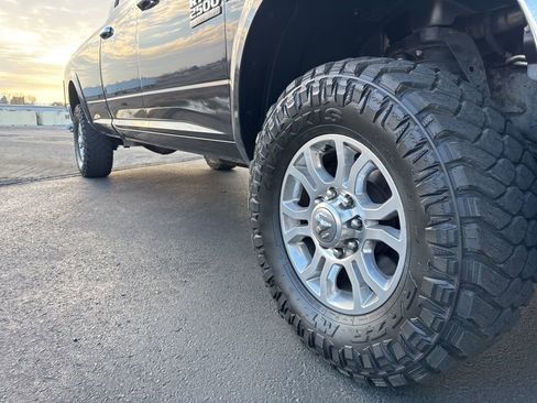 Used 2018 RAM 2500 Laramie w/ Cold Weather Group image 7