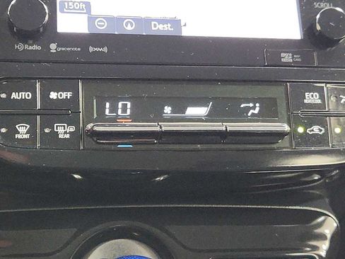 Certified 2018 Toyota Prius Three FWD image 21