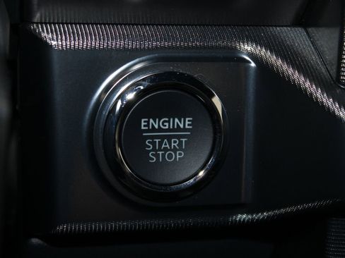 Used 2025 Ford F150 Platinum AWD/4WD image 40