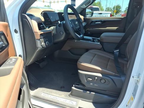 New 2026 Chevrolet Tahoe High Country AWD/4WD image 11
