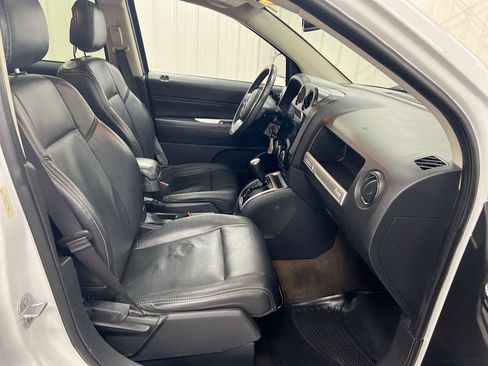 Used 2017 Jeep Compass High Altitude FWD image 20