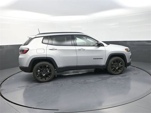 New 2026 Jeep Compass Latitude image 8