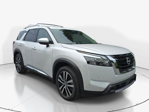 Used 2025 Nissan Pathfinder Platinum w/ Cargo Package FWD image 2