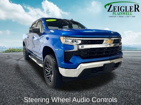 Used 2023 Chevrolet Silverado 1500 LT AWD/4WD image 8