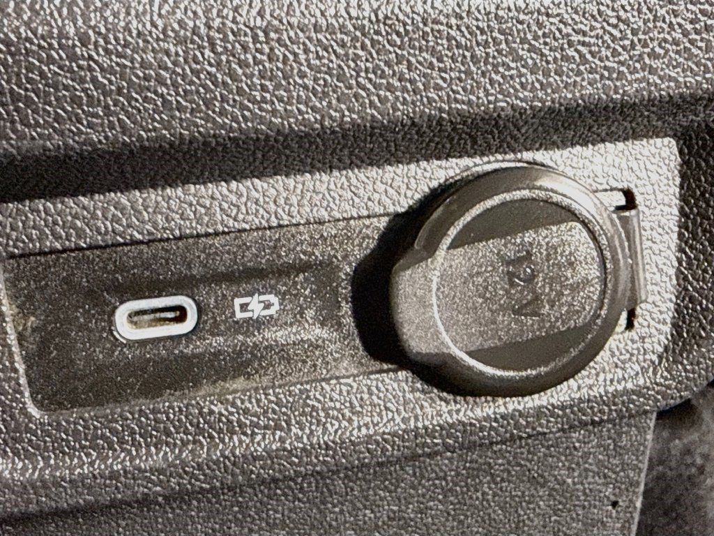 Used 2021 Volkswagen Tiguan SE AWD/4WD image 41