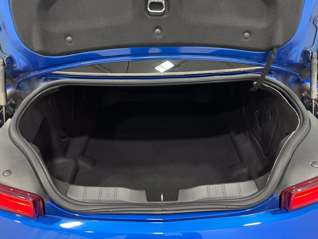 Used 2018 Chevrolet Camaro SS RWD image 26